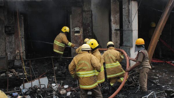 媒体：印尼一烟花厂发生火灾 致20余人死亡 - 俄罗斯卫星通讯社