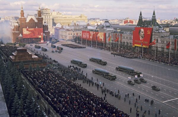 庆祝伟大的社会主义革命五十一周年 - 俄罗斯卫星通讯社