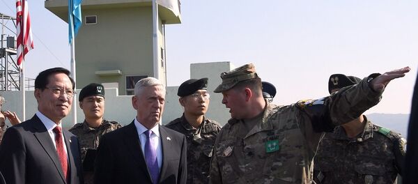 美防長詹姆斯·馬蒂斯訪問韓國期間到訪朝韓非軍事區 - 俄羅斯衛星通訊社