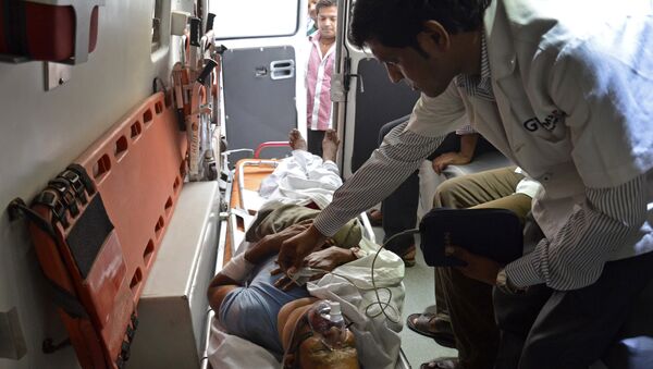 印度南部一輛載有朝聖者的巴士墜毀導致50人死亡 - 俄羅斯衛星通訊社
