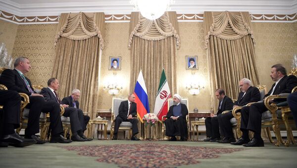 Президент РФ Владимир Путин и президент Ирана Хасан Рухани во время встречи в Тегеране - 俄罗斯卫星通讯社