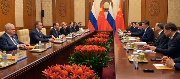 据俄政府消息，俄总理梅德韦杰夫11月5-7日访华期间将讨论俄中合作，并签署系列文件 - 俄罗斯卫星通讯社