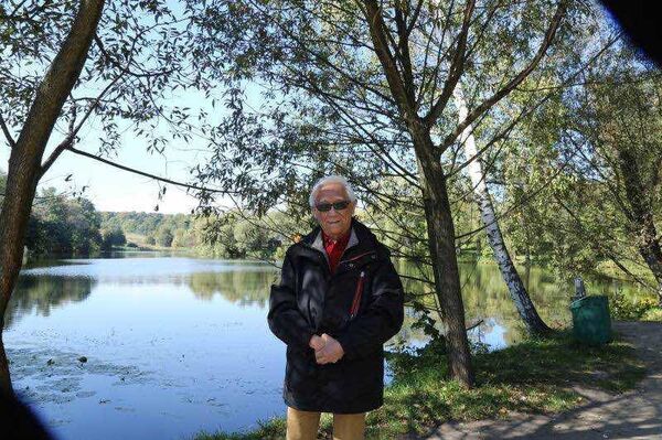 白嗣宏 - 俄羅斯衛星通訊社