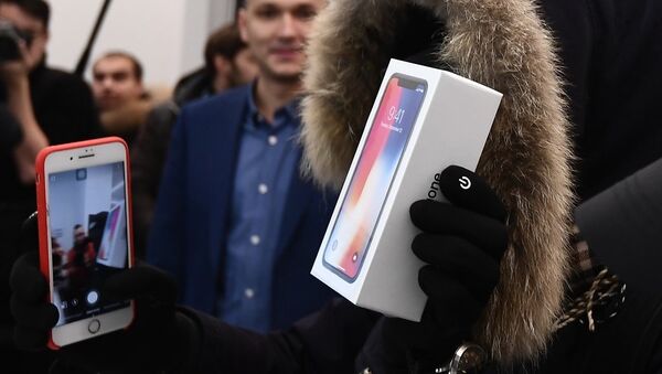 莫斯科約500人在特維爾大街專賣店前排隊等待iPhone X開售 - 俄羅斯衛星通訊社