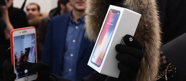 莫斯科约500人在特维尔大街专卖店前排队等待iPhone X开售 - 俄罗斯卫星通讯社