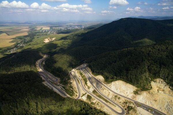 通向阿爾泰邊疆區 “別洛庫里哈” 療養勝地的公路 - 俄羅斯衛星通訊社