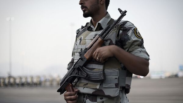 沙特强力人员经枪战清除一名疑似自杀式恐怖分子 - 俄罗斯卫星通讯社
