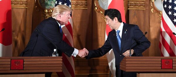 特朗普与安倍晋三 - 俄罗斯卫星通讯社