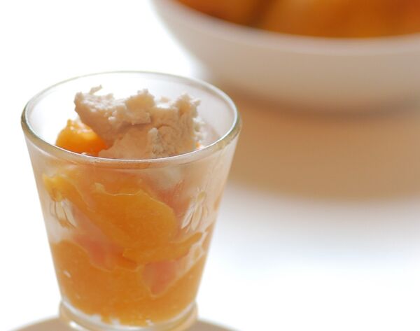 为美国总统准备的甜点是三种巧克力蛋糕配覆盆子香草蘸料和有柿饼装饰的桃子肉桂冰糕。 - 俄罗斯卫星通讯社