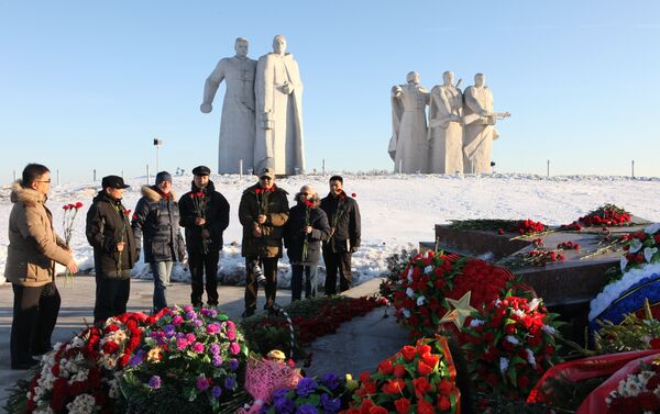 背后是莫斯科:苏军潘菲洛夫28勇士纪念碑 - 俄罗斯卫星通讯社
