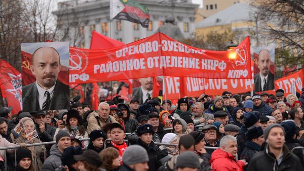 俄罗斯共产党及其支持者在集会上要求将11月7日设为国家法定节日 - 俄罗斯卫星通讯社