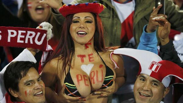 超過60萬秘魯足球隊球迷將通過彩票抽獎的方式贏得觀看其對陣新西蘭隊比賽的機會 - 俄羅斯衛星通訊社