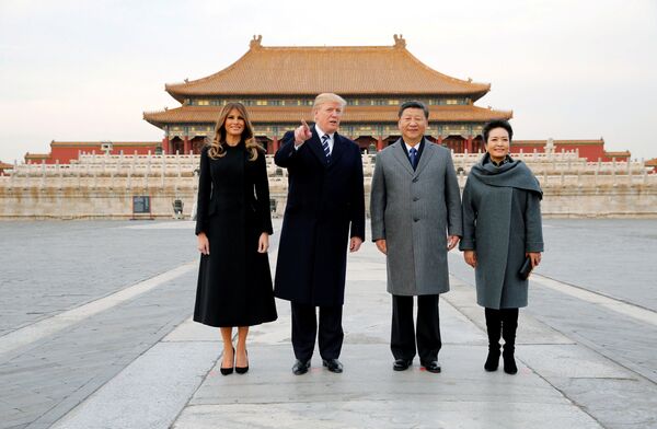 美国总统唐纳德·特朗普和夫人梅拉尼娅在中国国家主席习近平和夫人彭丽媛的陪同下参观故宫 - 俄罗斯卫星通讯社