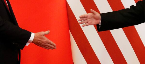 观察家们认为，美国已将其在亚洲的亚-太战略演化为印-太战略，以冲淡中国在亚太地区的支配性地位。同时，也借助于印度对中国的强化平衡作用。上个月，日本外务大臣河野太郎把该想法定义为四方阵。 - 俄罗斯卫星通讯社