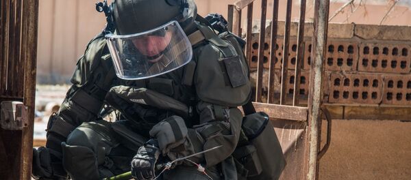 Российский сапер при разминировании сирийской Пальмиры - 俄羅斯衛星通訊社