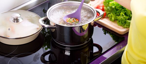 Приготовление вегетарианского супа Приготовление вегетарианского супа - 俄羅斯衛星通訊社