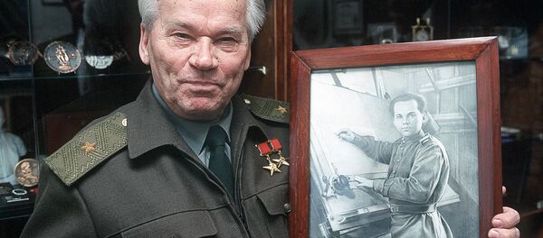 米哈伊尔·卡拉什尼科夫 - 俄罗斯卫星通讯社