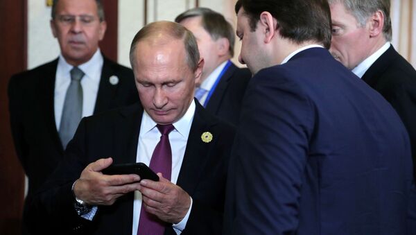 俄总统新闻秘书：国家元首不适用智能手机 - 俄罗斯卫星通讯社