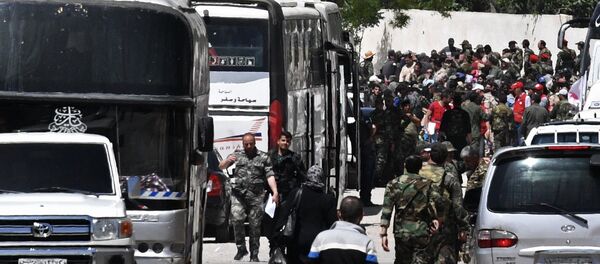 叙利亚霍姆斯省长称带着武器离开霍姆斯省的650多人重返家园过上和平生活 - 俄罗斯卫星通讯社