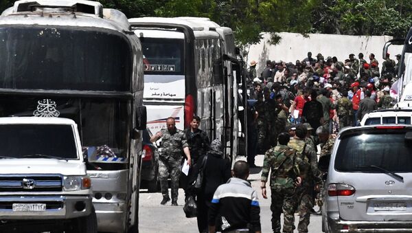 叙利亚霍姆斯省长称带着武器离开霍姆斯省的650多人重返家园过上和平生活 - 俄罗斯卫星通讯社