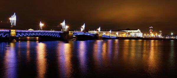 聖彼得堡市政府決定將市內橋梁裝飾一新迎接新年 - 俄羅斯衛星通訊社