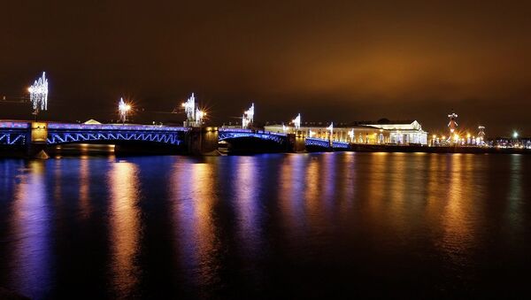 圣彼得堡市政府决定将市内桥梁装饰一新迎接新年 - 俄罗斯卫星通讯社