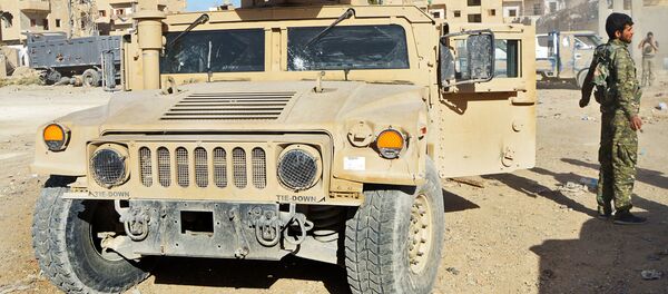 Американская бронетехника в руках курдских отрядов Демократических сил Сирии в Сирийской Ракке - 俄罗斯卫星通讯社
