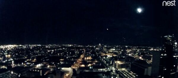 巨型流星照亮美國鳳凰城夜空 - 俄羅斯衛星通訊社