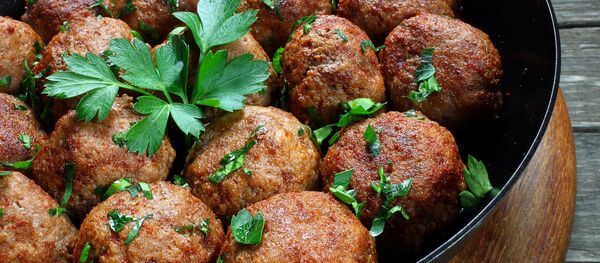 Мясные фрикадельки на сковородке - 俄罗斯卫星通讯社