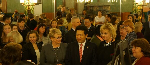 中国驻俄罗斯大使李辉与客人 - 俄罗斯卫星通讯社