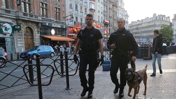 法国3人因被涉嫌与恐怖分子有关而被扣留 - 俄罗斯卫星通讯社