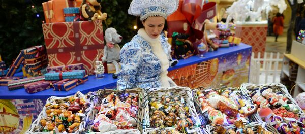 Продажа новогодних сувениров в ГУМе в Москве Продажа новогодних сувениров в ГУМе в Москве - 俄罗斯卫星通讯社