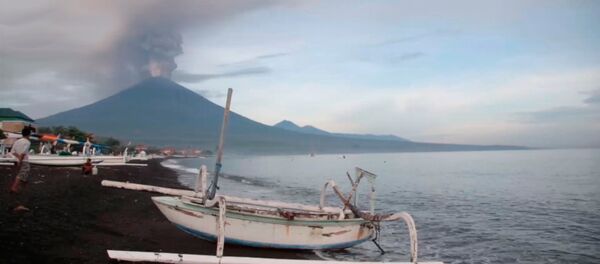 全球最危险火山之一阿贡火山苏醒 - 俄罗斯卫星通讯社