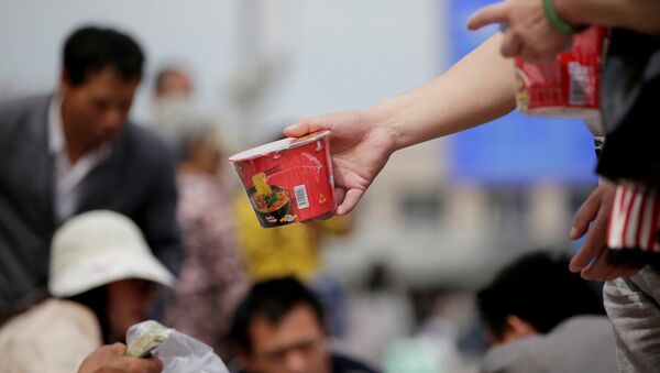 媒体：更多中国人拒绝食用方便面而开始食用健康食品 - 俄罗斯卫星通讯社
