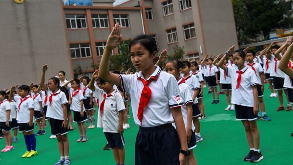 中国现智能校服 可“监控”学生 - 俄罗斯卫星通讯社