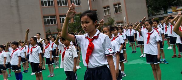 中国现智能校服 可“监控”学生 中国现智能校服 可“监控”学生 - 俄罗斯卫星通讯社