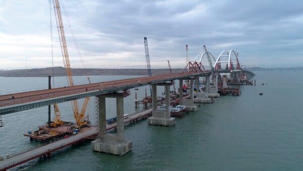 克里米亞跨海大橋全部橋墩竣工 - 俄羅斯衛星通訊社