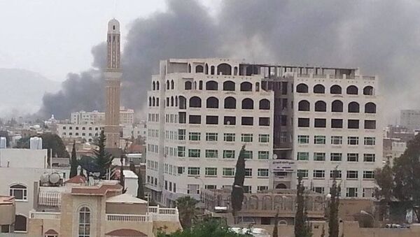 阿拉伯联盟对也门情报部门总部大楼实施两次空袭 - 俄罗斯卫星通讯社