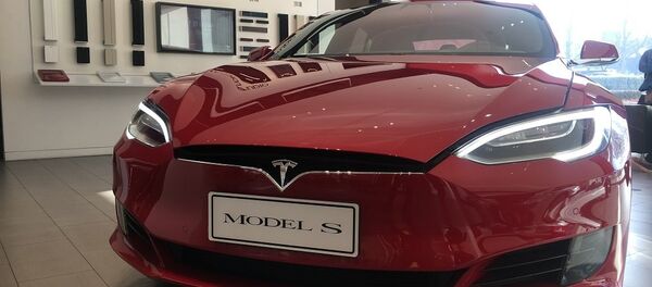 特斯拉公司因关税原因把在中国的Model S和Model X型车售价提高2万美元 - 俄罗斯卫星通讯社