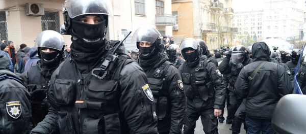 基辅示威者阻止警方搜捕萨卡什维利 - 俄罗斯卫星通讯社