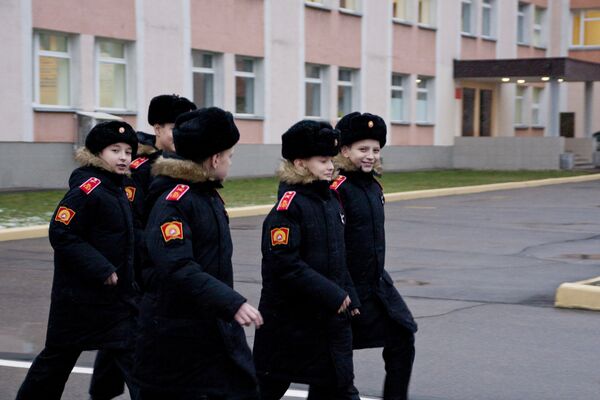 6年級學生 - 俄羅斯衛星通訊社