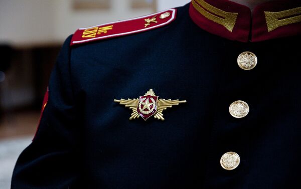 莫斯科每年一度勝利閱兵期間參加者佩戴胸章 - 俄羅斯衛星通訊社
