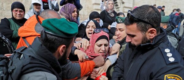 醫務人員：巴勒斯坦人與以色列強力人員的衝突中傷者已逾200人 - 俄羅斯衛星通訊社