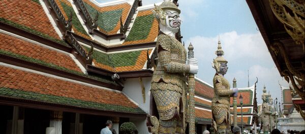 泰国释放了在寺庙前裸体拍照的美国人 - 俄罗斯卫星通讯社