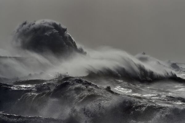 風暴“多麗絲”席捲英國南部沿海 - 俄羅斯衛星通訊社