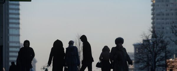 Табло курса покупки и продажи доллара США на улице в Москве - 俄羅斯衛星通訊社