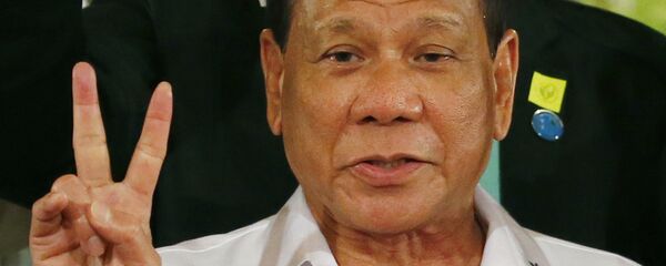 Philippine President Rodrigo Duterte flash a v-sign for peace Philippine President Rodrigo Duterte flash a v-sign for peace - 俄罗斯卫星通讯社