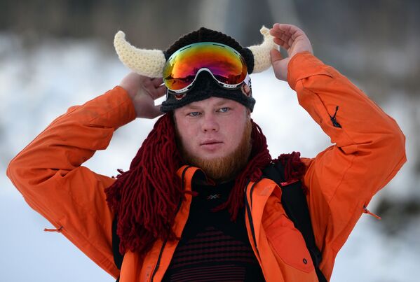 在“羅莎庫塔”滑雪度假村休息的人 - 俄羅斯衛星通訊社