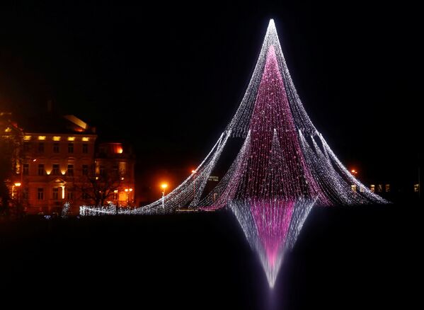 立陶宛发光的圣诞树 - 俄罗斯卫星通讯社
