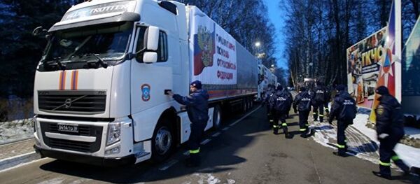 俄緊急情況部人道主義車隊為頓巴斯送來新年禮物 - 俄羅斯衛星通訊社